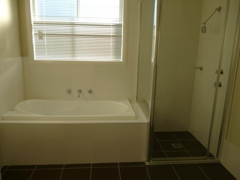 9 Burton Ave, Ingleburn NSW 2565