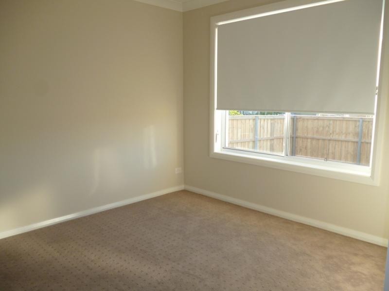 9 Burton Ave, Ingleburn NSW 2565