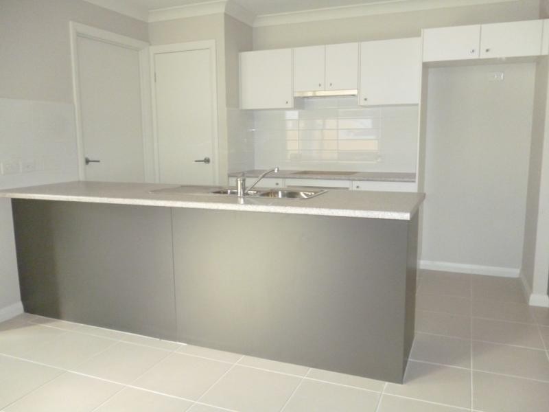 13 Loch Ave, Glenmore Park NSW 2745