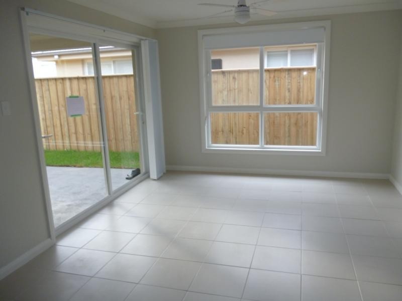 13 Loch Ave, Glenmore Park NSW 2745