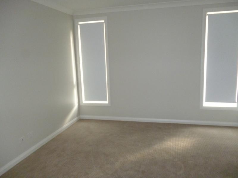 13 Loch Ave, Glenmore Park NSW 2745