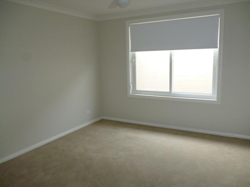 13 Loch Ave, Glenmore Park NSW 2745