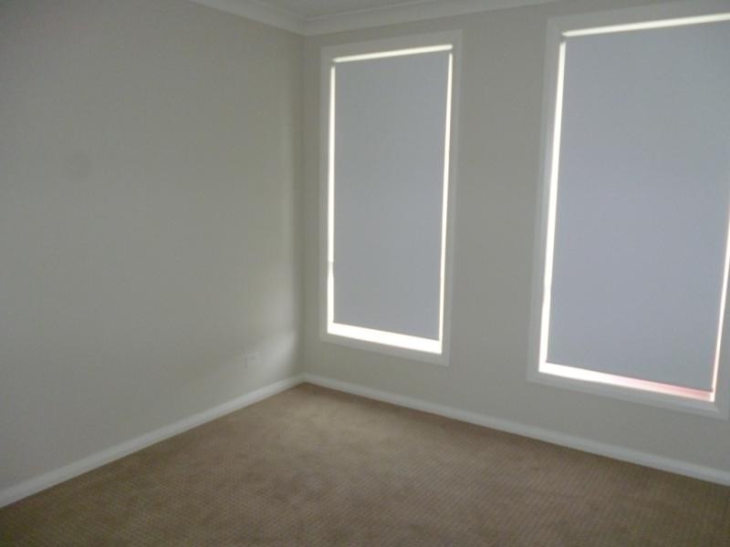 13 Loch Ave, Glenmore Park NSW 2745