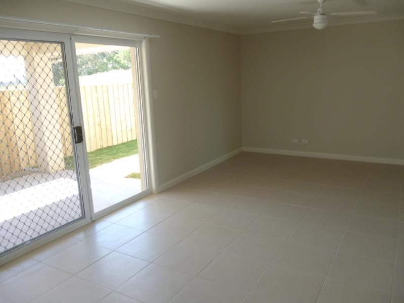 15 Larkin St, Ingleburn NSW 2565