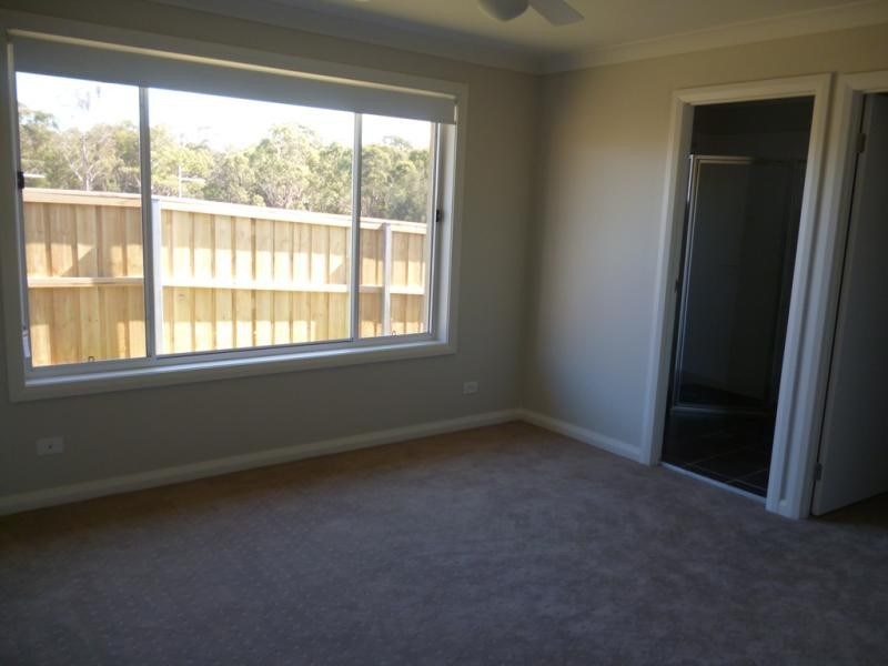 15 Larkin St, Ingleburn NSW 2565