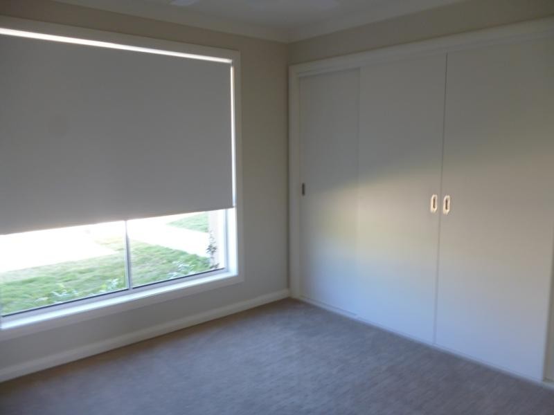 15 Larkin St, Ingleburn NSW 2565