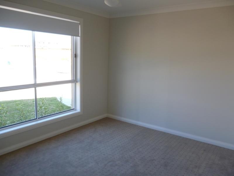 15 Larkin St, Ingleburn NSW 2565