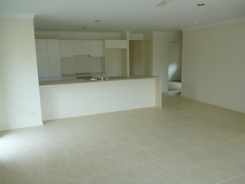 14 Tall Trees Dr, Glenmore Park NSW 2745