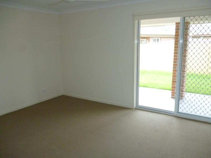 14 Tall Trees Dr, Glenmore Park NSW 2745