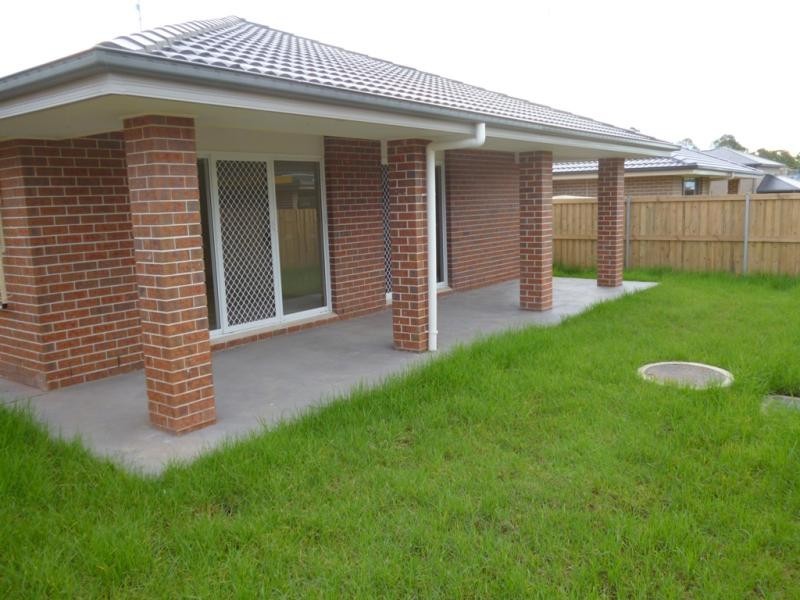 14 Tall Trees Dr, Glenmore Park NSW 2745