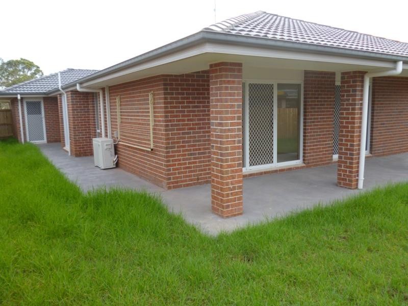 14 Tall Trees Dr, Glenmore Park NSW 2745