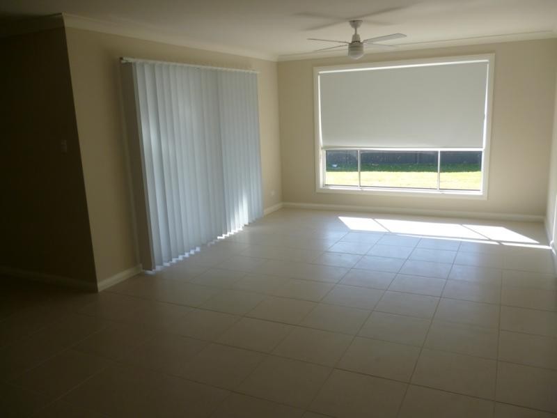 10 Marshall Ave, Ropes Crossing NSW 2760