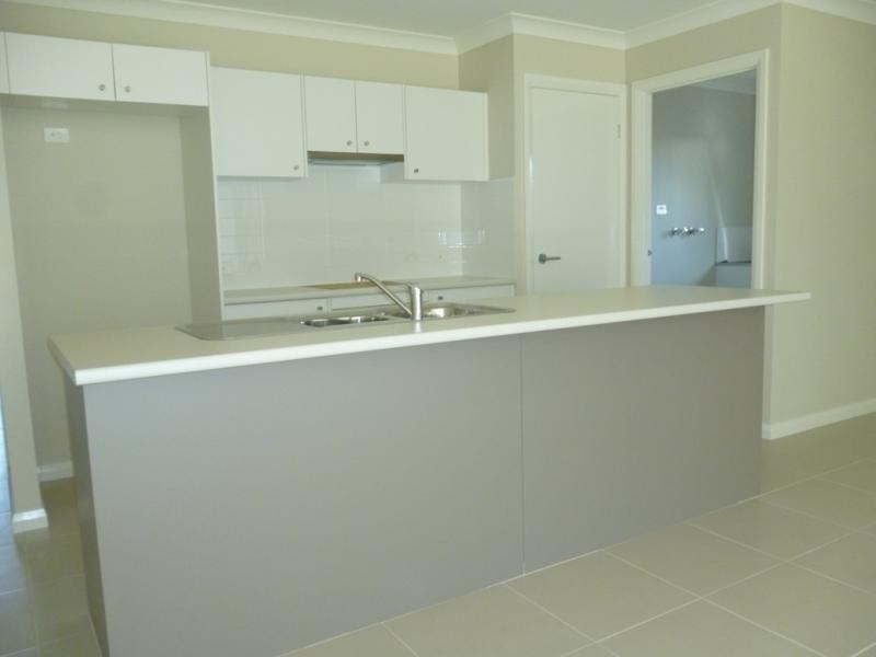 10 Marshall Ave, Ropes Crossing NSW 2760