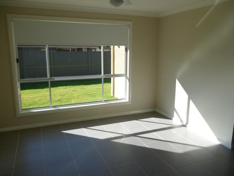 4 Marshall Ave, Ropes Crossing NSW 2760