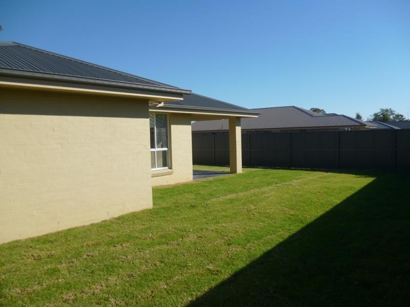 4 Marshall Ave, Ropes Crossing NSW 2760