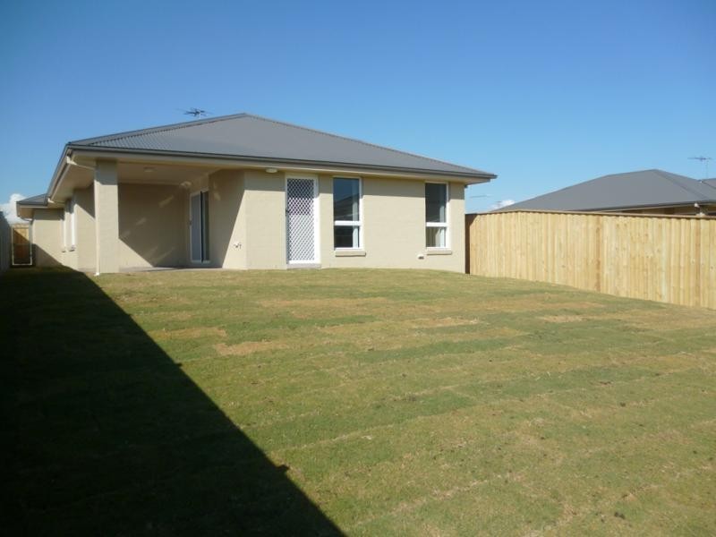 11 McGuire Cres, Ingleburn NSW 2565