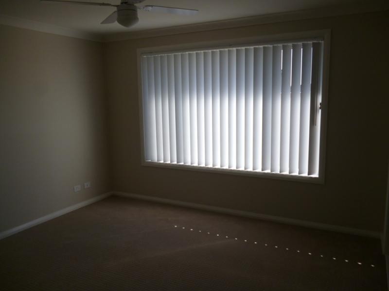 11 McGuire Cres, Ingleburn NSW 2565