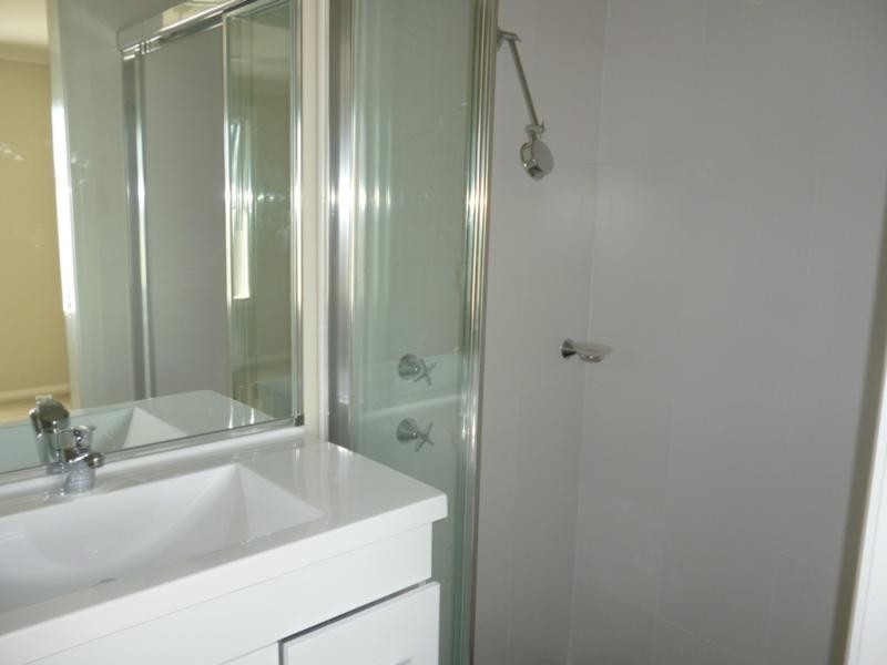 11 McGuire Cres, Ingleburn NSW 2565