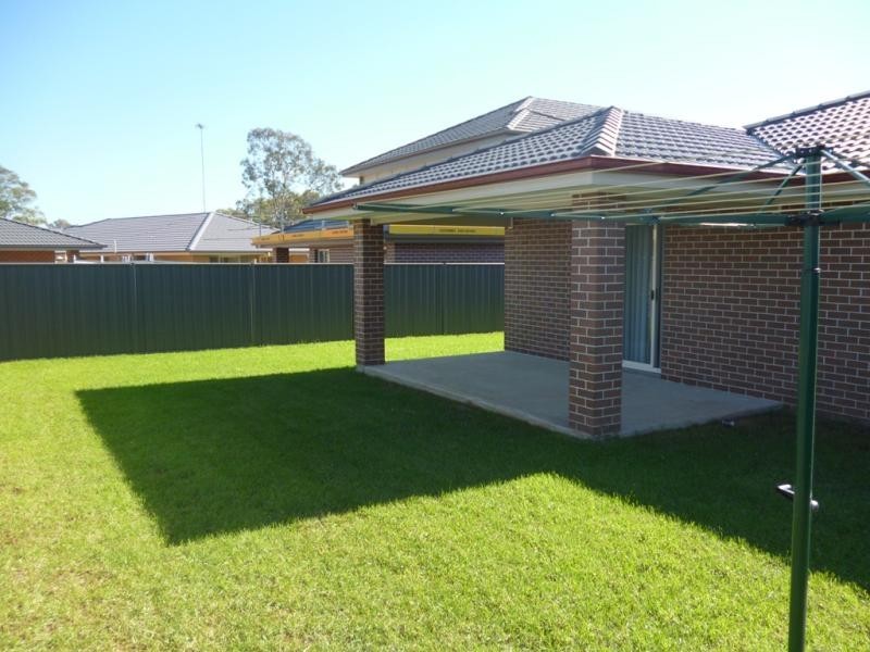 20 Foothills Tce, Glenmore Park NSW 2745