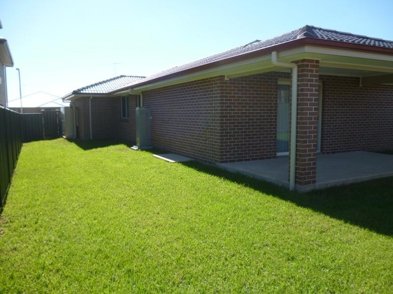 20 Foothills Tce, Glenmore Park NSW 2745