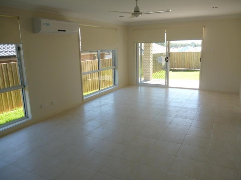 21 Blue View Tce, Glenmore Park NSW 2745