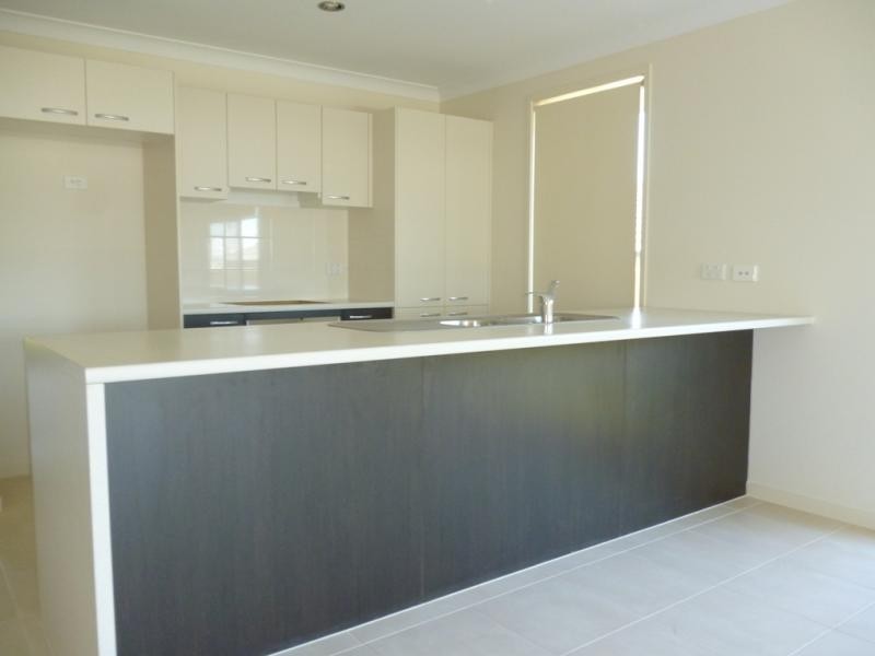 21 Blue View Tce, Glenmore Park NSW 2745