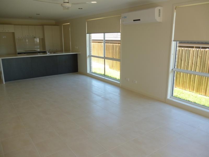 21 Blue View Tce, Glenmore Park NSW 2745