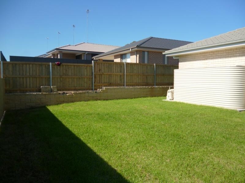 21 Blue View Tce, Glenmore Park NSW 2745