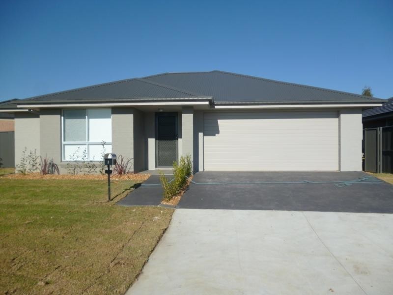 6 Stringybark Rd, Ropes Crossing NSW 2760