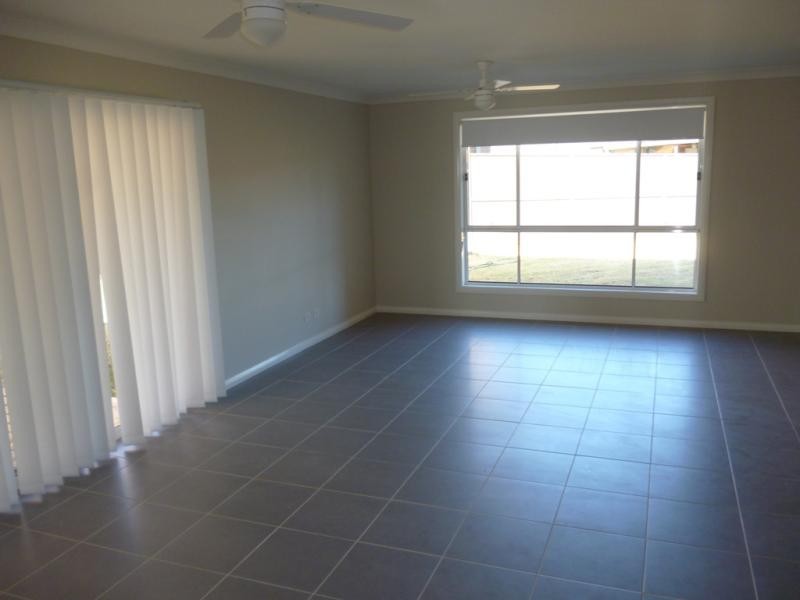 6 Stringybark Rd, Ropes Crossing NSW 2760