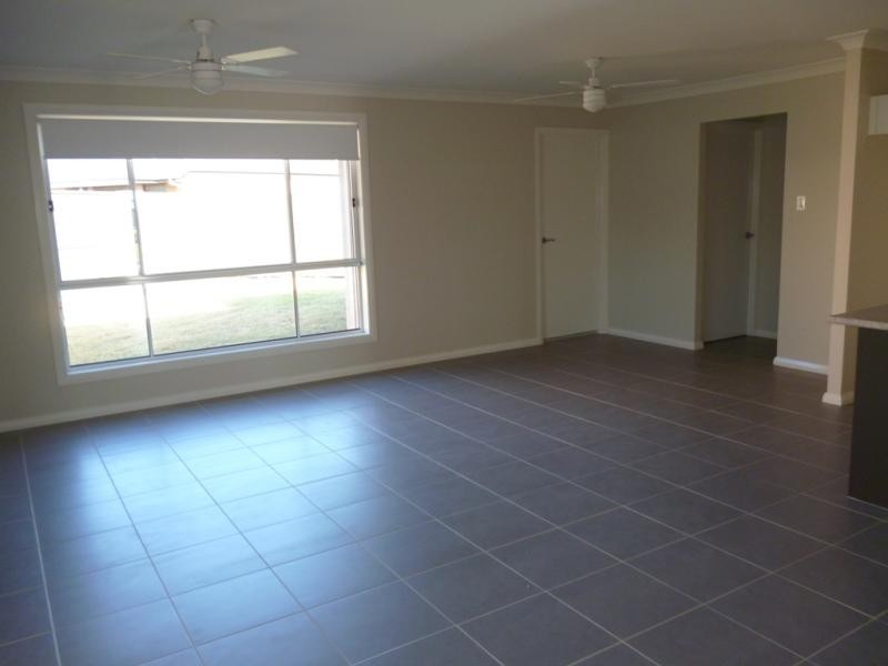 6 Stringybark Rd, Ropes Crossing NSW 2760