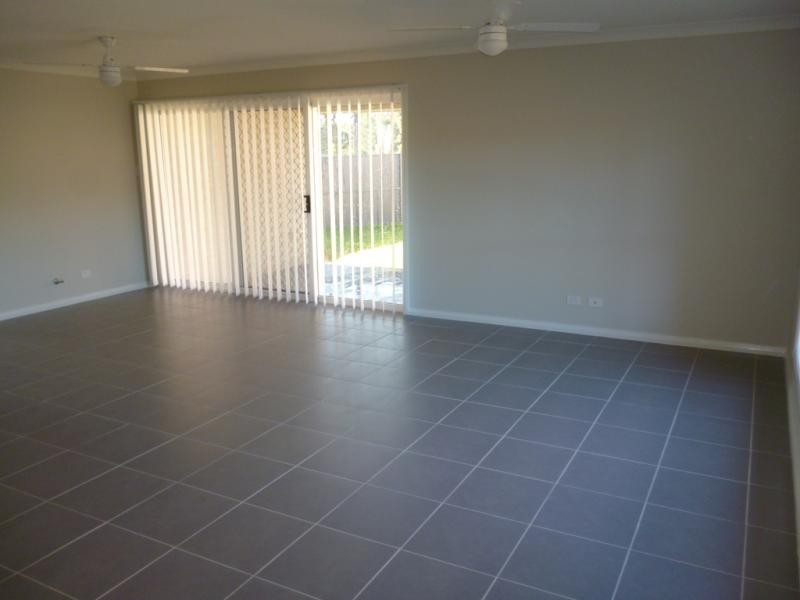 6 Stringybark Rd, Ropes Crossing NSW 2760