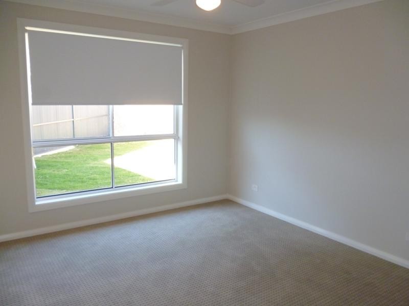 6 Stringybark Rd, Ropes Crossing NSW 2760