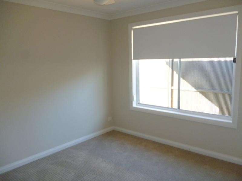 8 Marshall Ave, Ropes Crossing NSW 2760