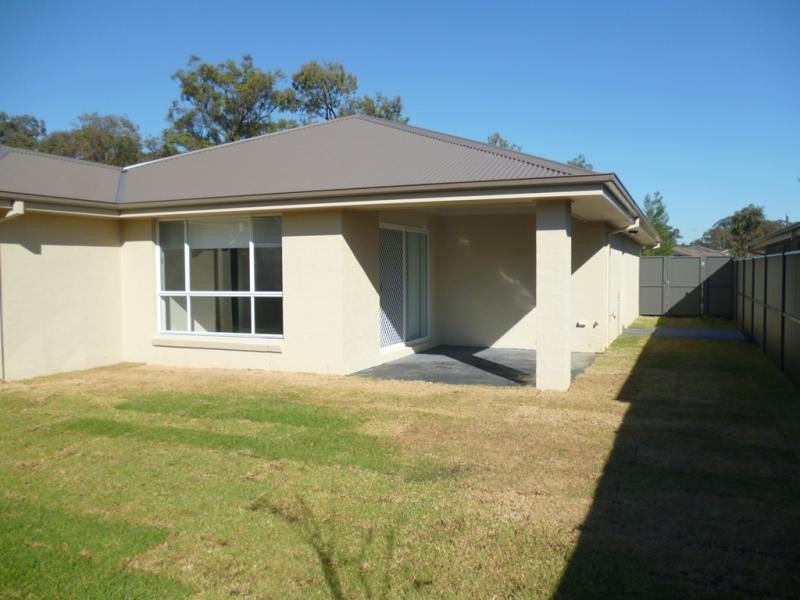 8 Marshall Ave, Ropes Crossing NSW 2760