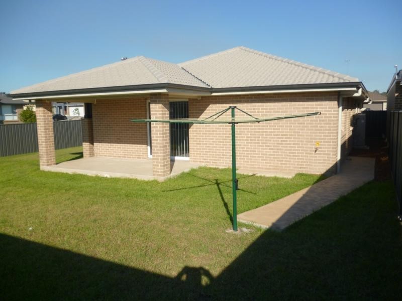 13 Crossley Ave, Glenmore Park NSW 2745