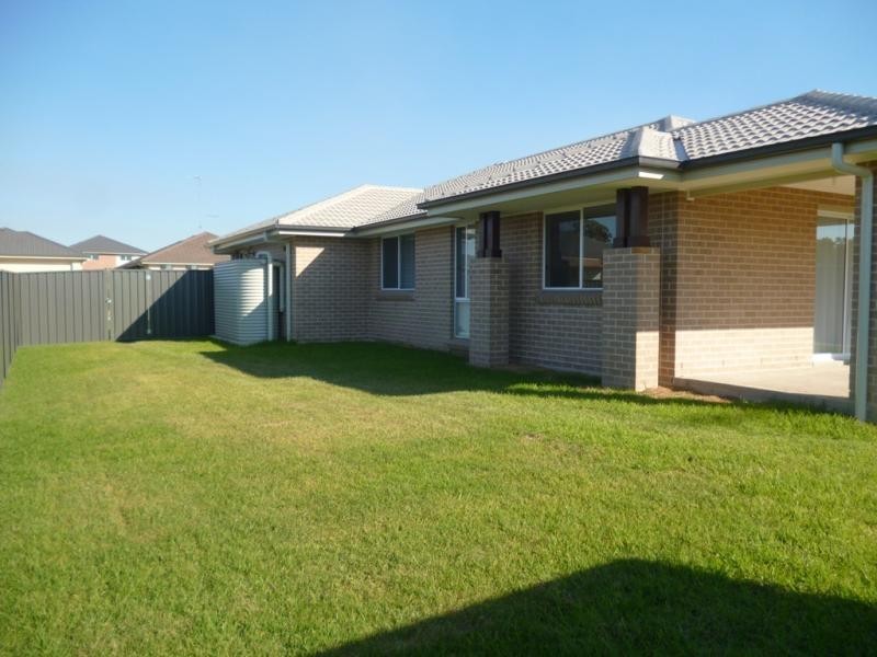 13 Crossley Ave, Glenmore Park NSW 2745