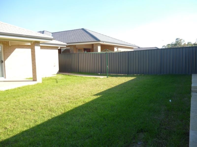 13 Crossley Ave, Glenmore Park NSW 2745