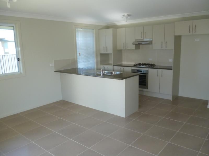 13 Crossley Ave, Glenmore Park NSW 2745