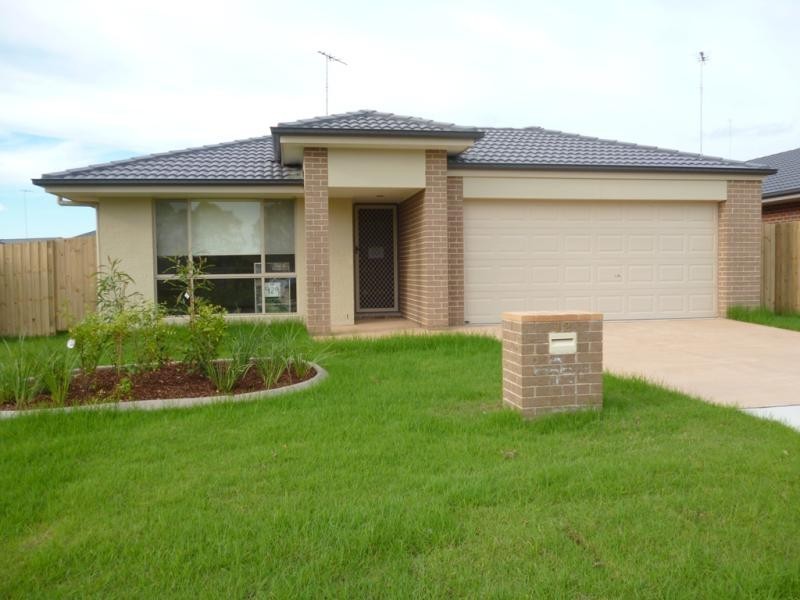 12 Tall Trees Dr, Glenmore Park NSW 2745