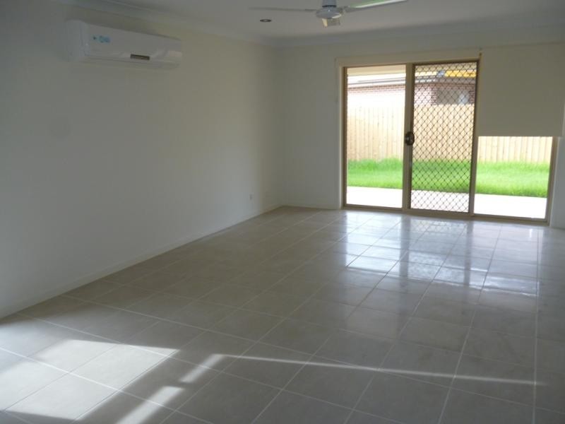 12 Tall Trees Dr, Glenmore Park NSW 2745