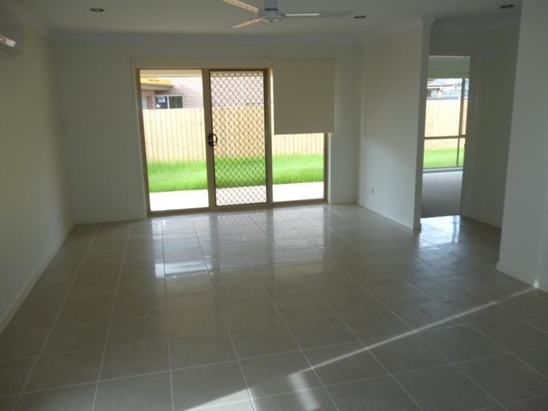 12 Tall Trees Dr, Glenmore Park NSW 2745