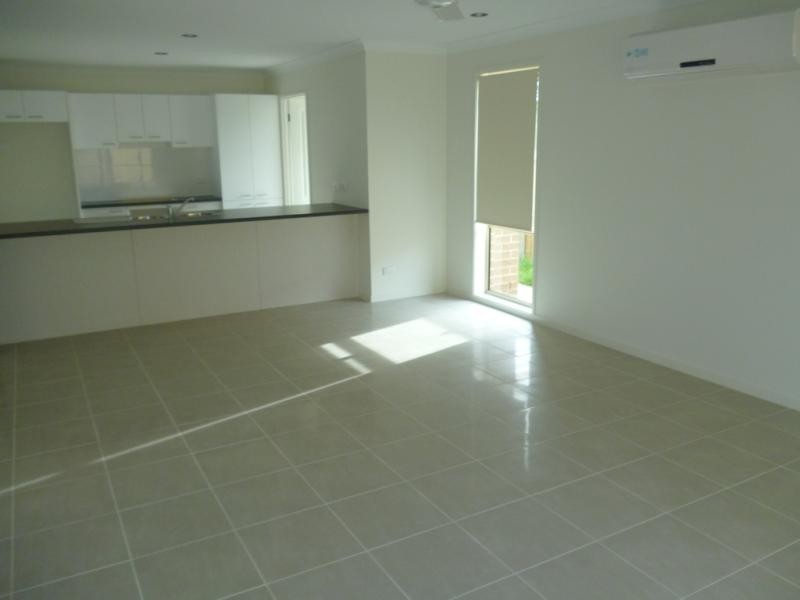 12 Tall Trees Dr, Glenmore Park NSW 2745