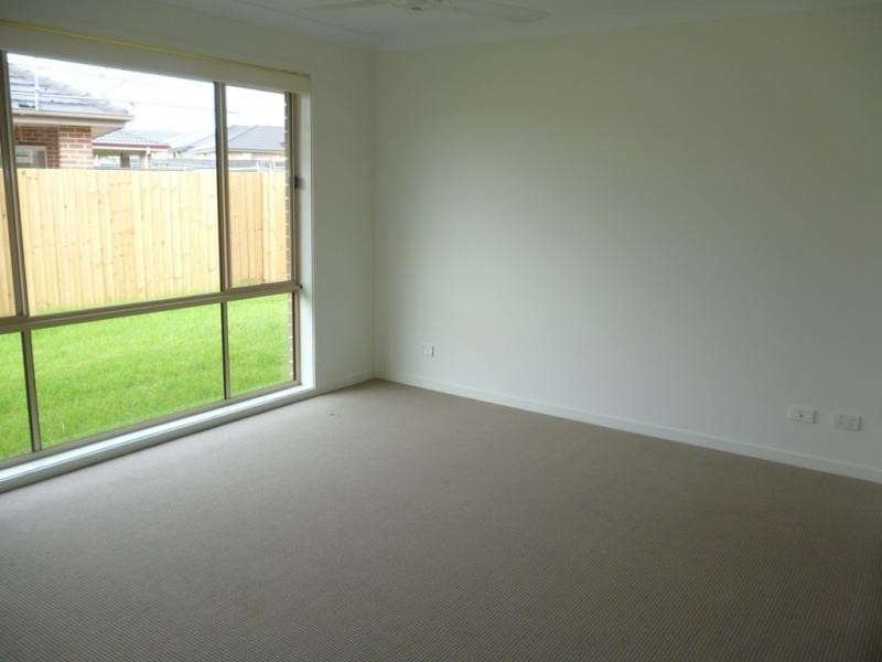 12 Tall Trees Dr, Glenmore Park NSW 2745