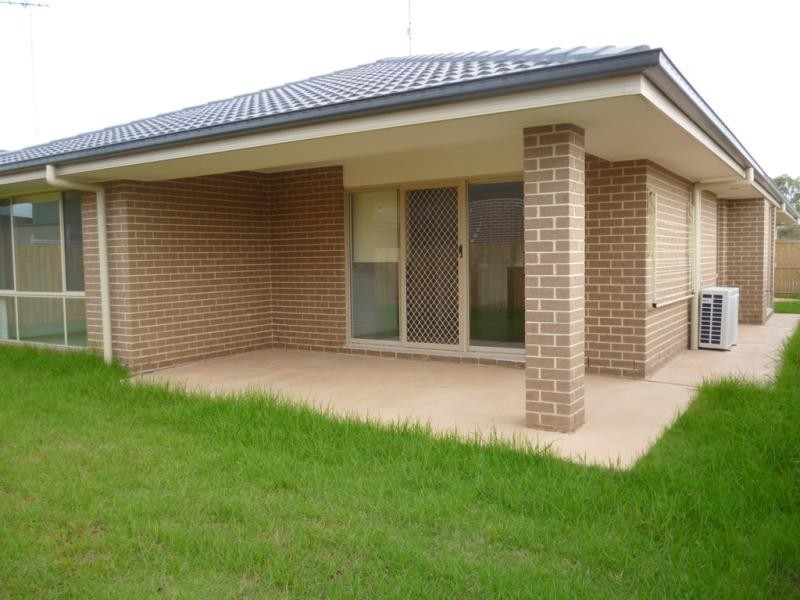 12 Tall Trees Dr, Glenmore Park NSW 2745