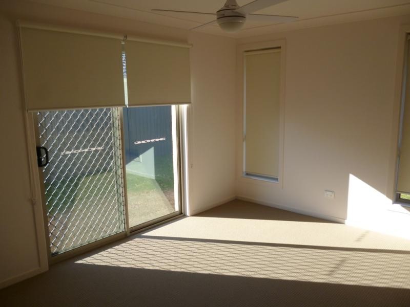 1 Blue View Tce, Glenmore Park NSW 2745