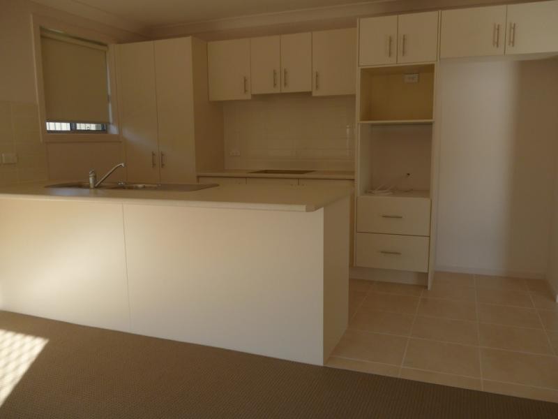 1 Blue View Tce, Glenmore Park NSW 2745
