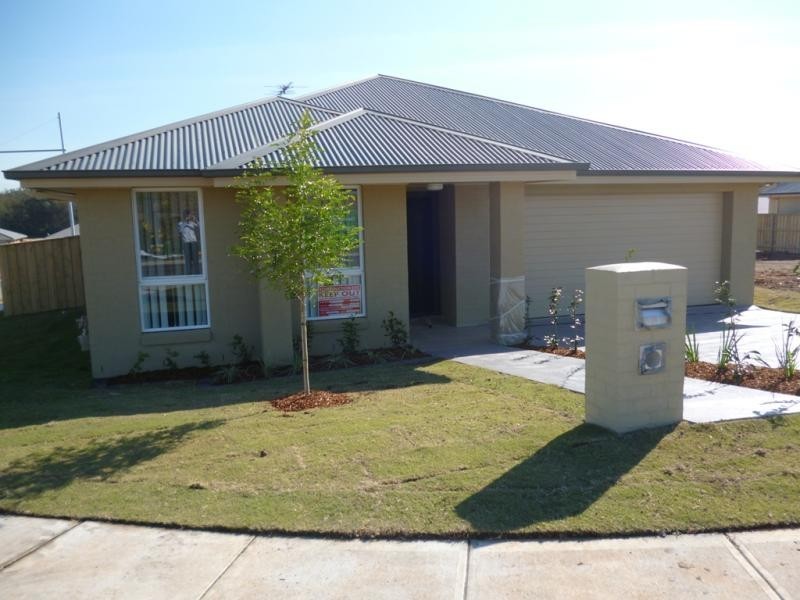 7 McGuire Cres, Ingleburn NSW 2565