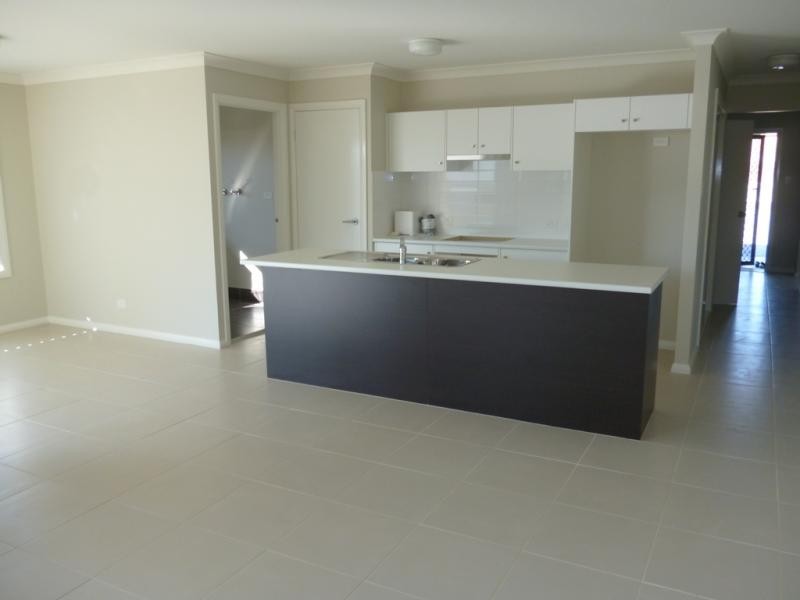 7 McGuire Cres, Ingleburn NSW 2565