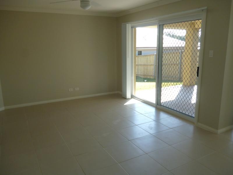 7 McGuire Cres, Ingleburn NSW 2565